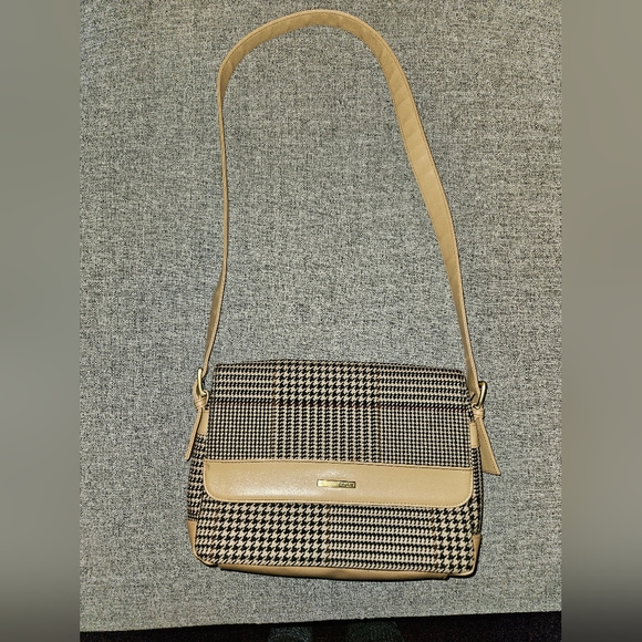 Carryland Purse - Picture 2 of 16